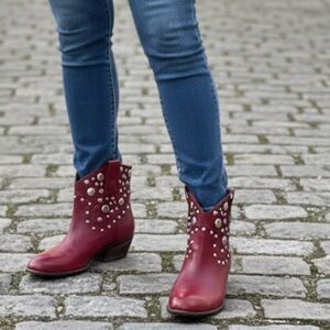 Franco Sarto Red Leather Studded Boots Booties cowboy cowgirl rodeo size 6 EUC